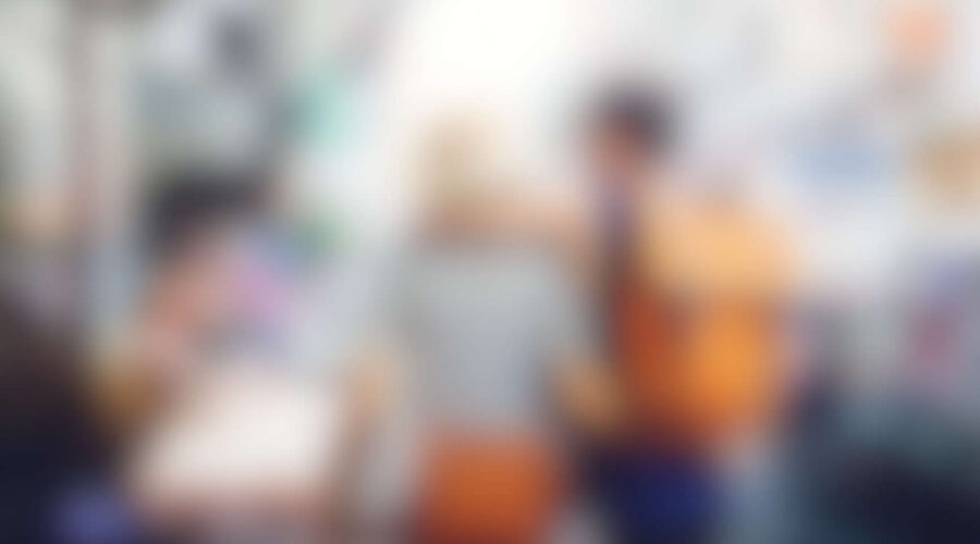 Escolhendo o destino certo para a viagem escolar.